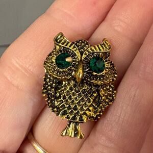 Vintage Gold Tone Owl Brooch w/ Green Rhinestone Eyes